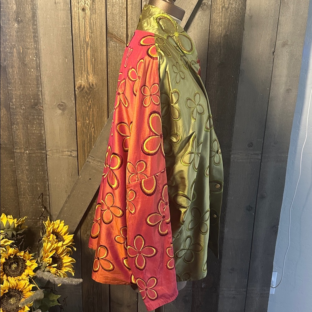 Vintage Peter Lai Oversized Artsy Silk Embroidered Floral Colorblock Button up - Picture 4 of 9